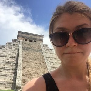 Meet your Posher, Hannah